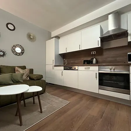 Leda Deluxe Appartement *